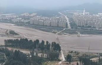 河北阜平特大暴雨突破单日降水历史极值，致2死2失踪
