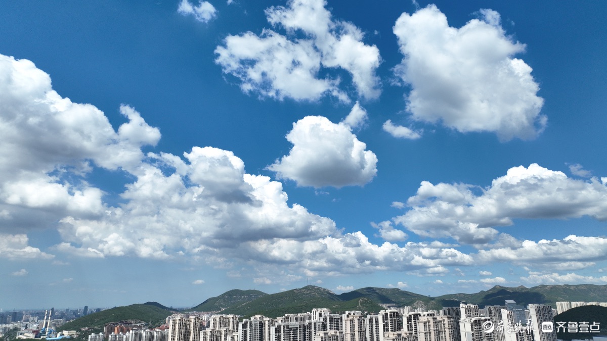 高温下的蓝天白云，济南开启童话般的盛夏