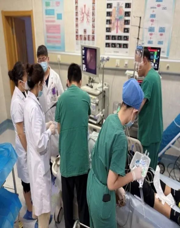 为肺癌晚期患者“抢”回每一口呼吸