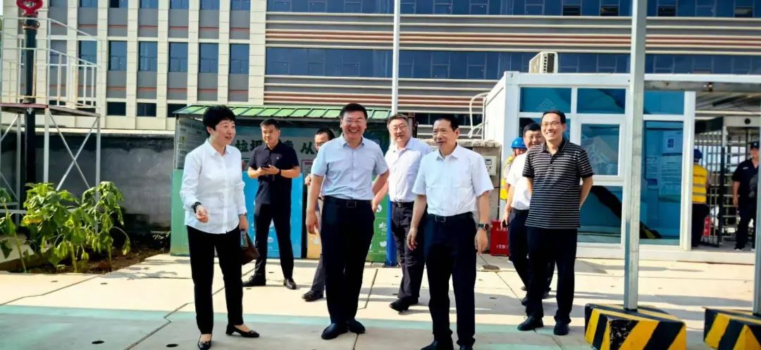 济南市农民工综合服务中心开展农民工关爱服务活动