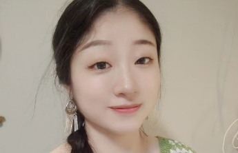 教育行业，圈子简单！90后姑娘期待在千佛山相亲大会与你相遇