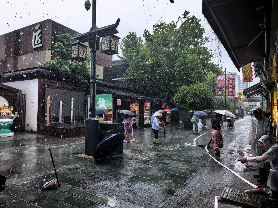 大暴雨，12级大风！“新”台风或登陆浙江！明晚尽量别出门