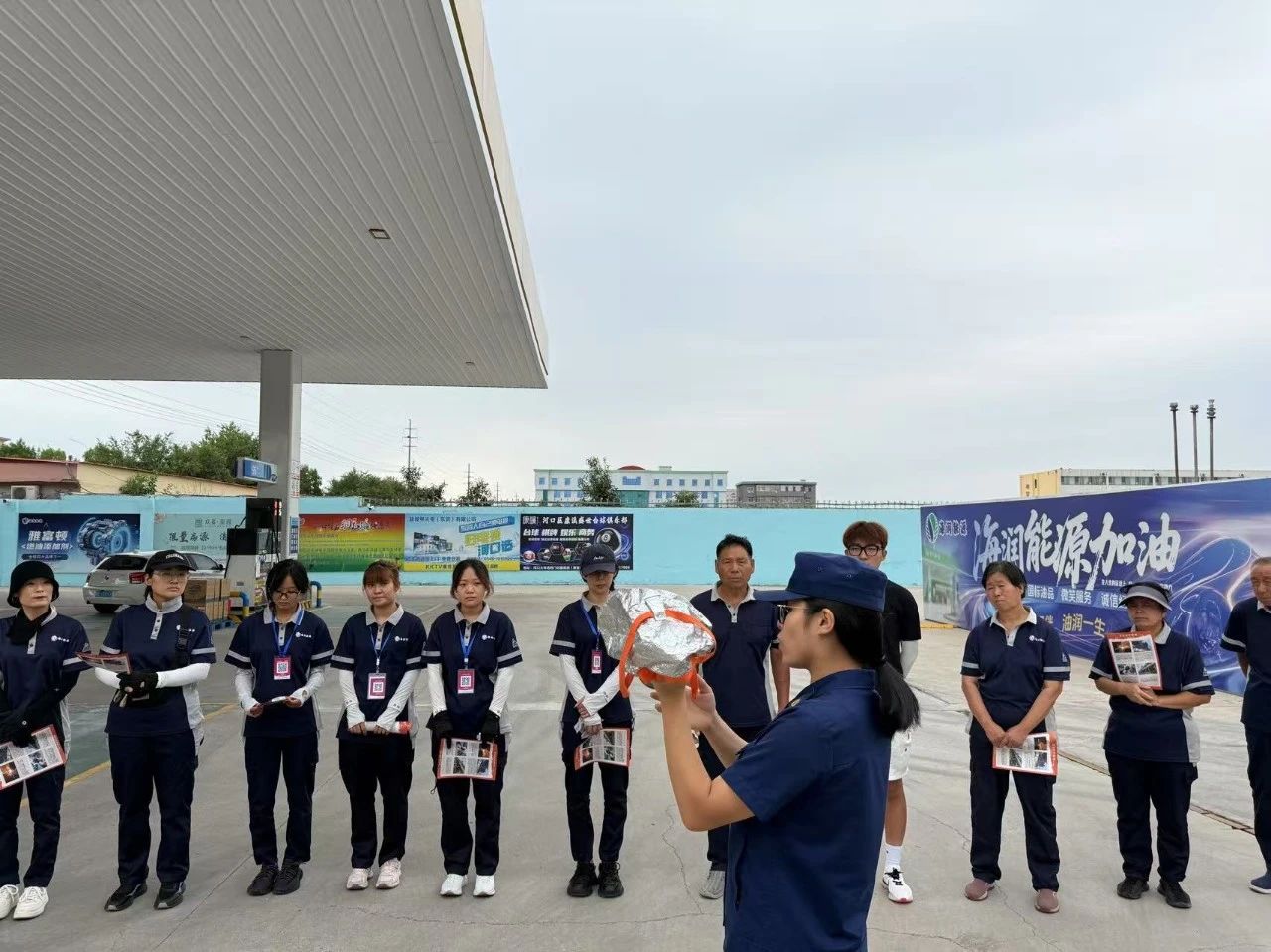 河口区消防救援大队：培训演练筑牢易燃易爆场所“防火墙”