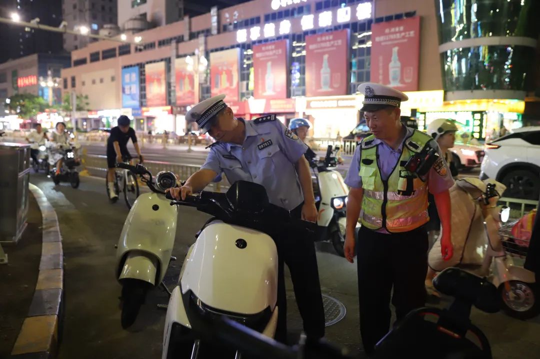 持续发力整治“飙车炸街”！交警直属一大队再查多名违法人！