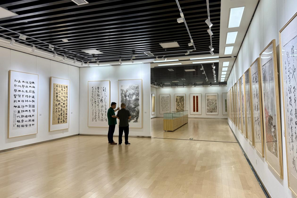 图集｜丹青铸魂，铭史前行！百余件书画摄影作品彰显军民鱼水情深