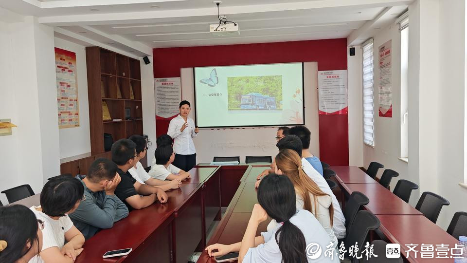 守护暑期出行安全，济南公交善亮志愿服务队走进北徐花园社区