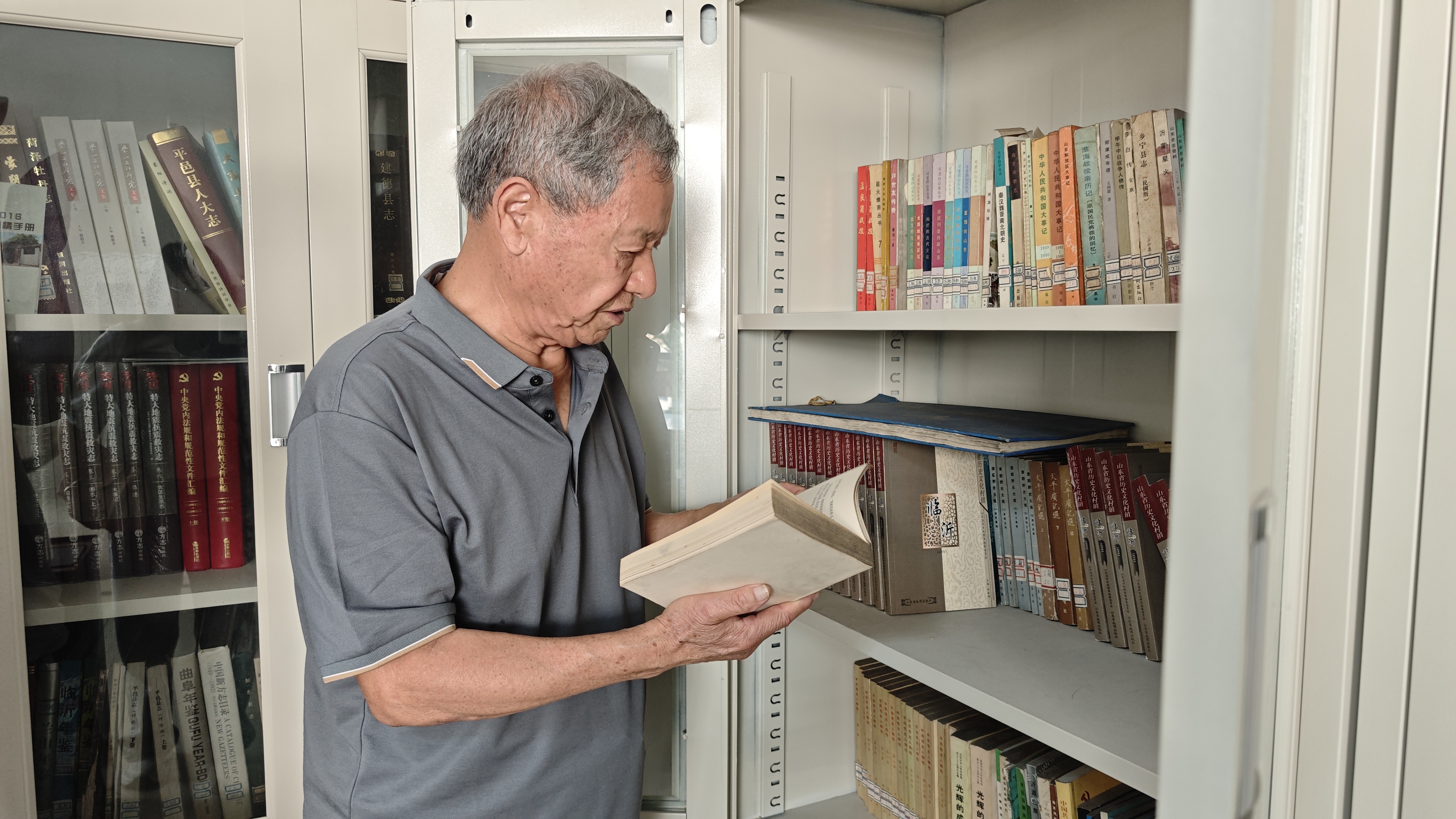 守着英雄故事60年，烈士之子王庆文把抗战记忆写成了“活历史”
