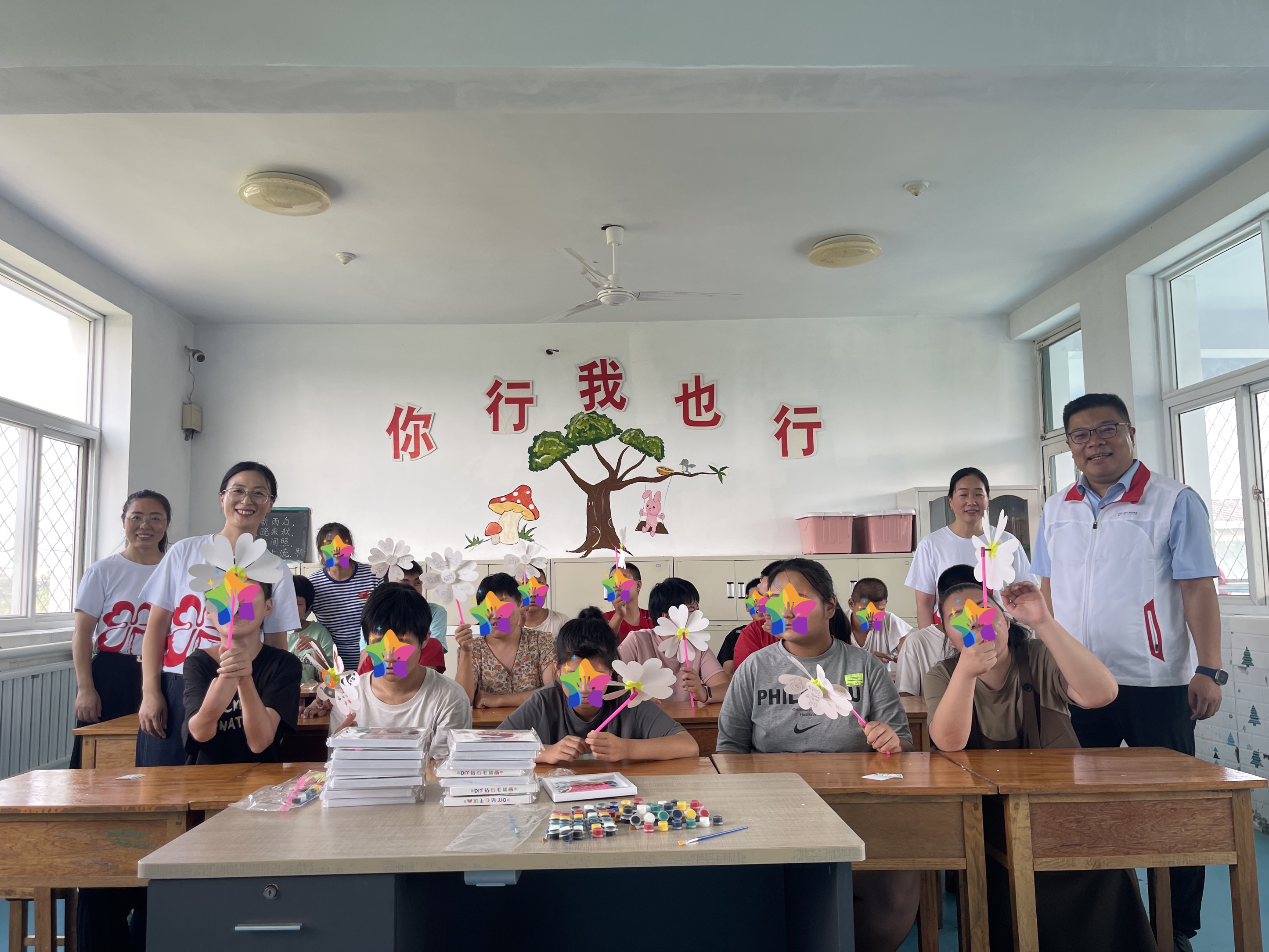 百年人寿临沂中心支公司爱心助力特教学校 真情护航“星童”成长