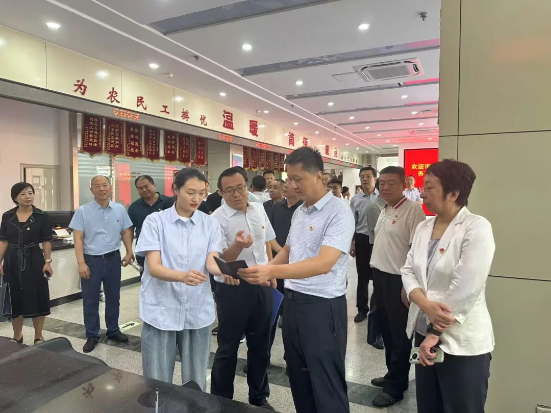 济南市人社局组织退役军人参观济南市外来务工人员综合服务中心