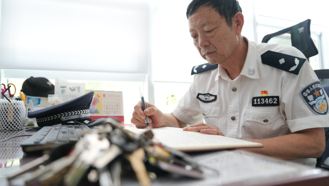 军魂铸警魂丨“大管家”马怀龙：48把钥匙，是他守护的民生