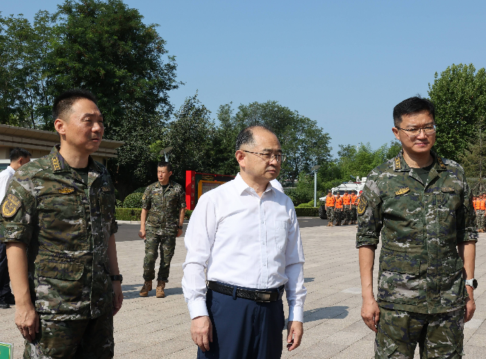 滨州市领导“八一”前夕走访慰问驻滨部队官兵