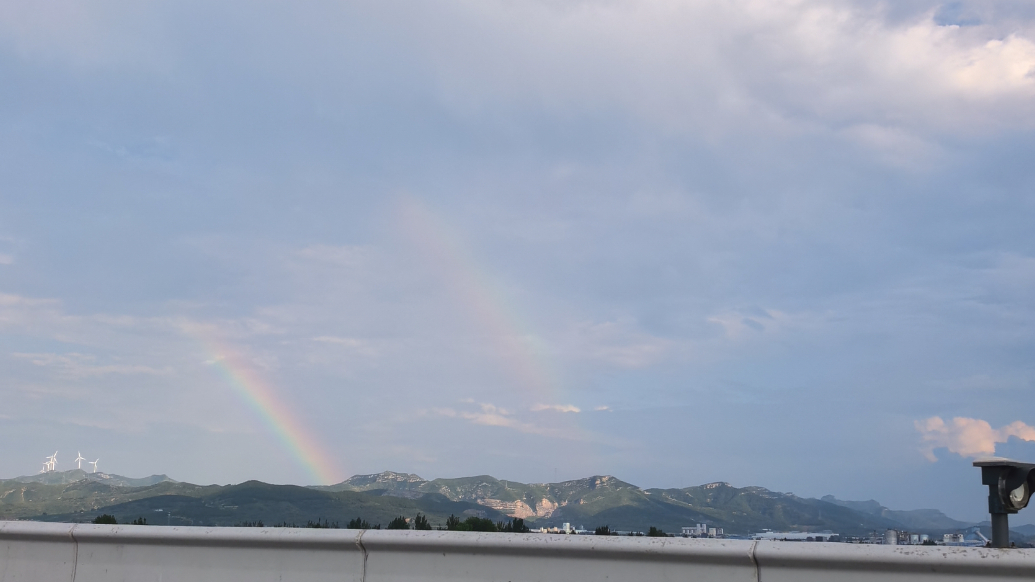 天气情报站|幸运双倍！济南天空罕见现双重彩虹，你拍到了没？