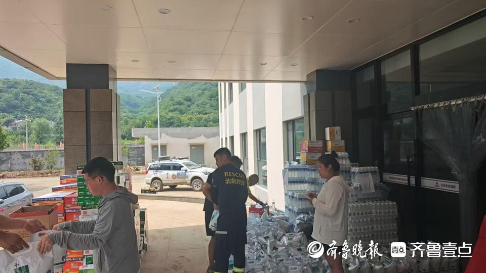 驰援河北兴隆的济南救援队：转移约80人，运输7车物资