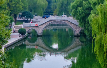 双语论语 Bilingual Analects of Confucius|泰伯8.18