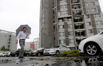 湖南长沙一女子被高空坠物砸中身亡，事故原因正在调查中