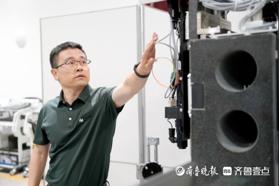 凡人歌·青岛故事丨大工匠封善斋：为中国高端制造铸“工业尺子”