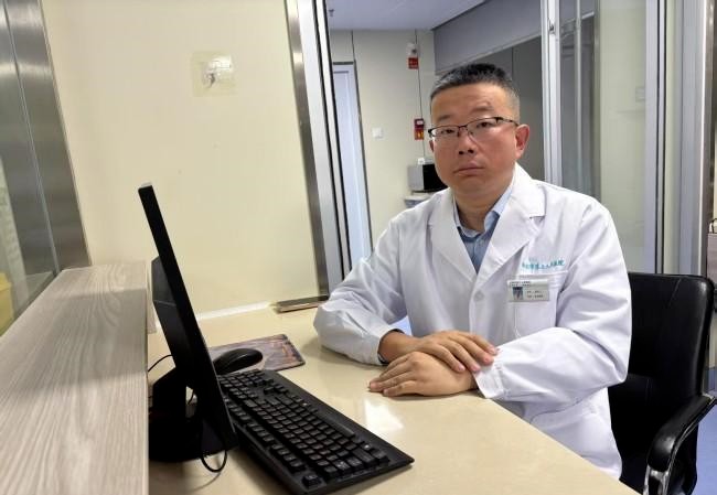 在重症医学科工作12年的夏友伟：做值得信赖的生命“守护人”