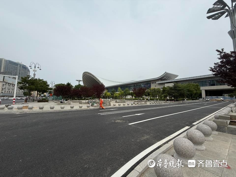 烟台站南广场新建匝道完工通车，旅客可从北马路直接进落客通道