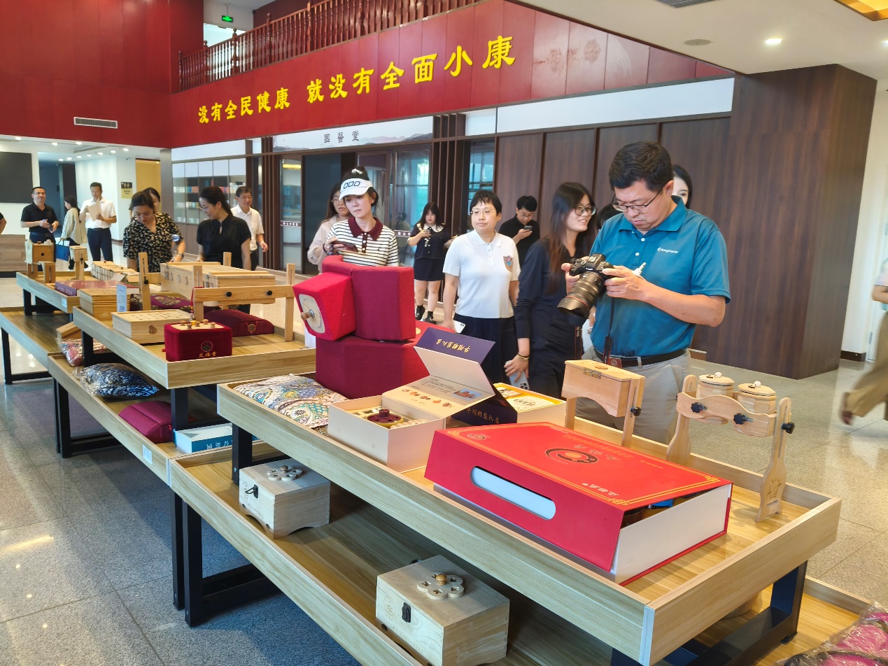 潍坊峡山：小艾草让生态效益、经济效益双提升