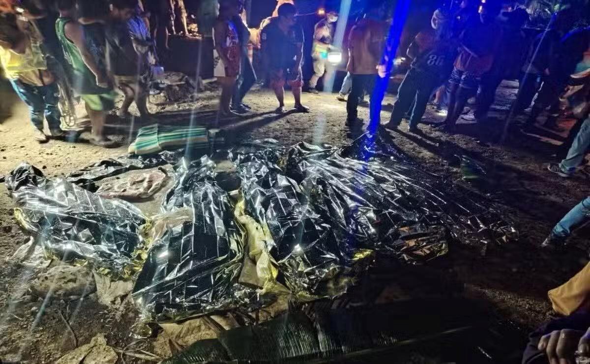 菲律宾一车辆坠入峡谷，至少8人死亡