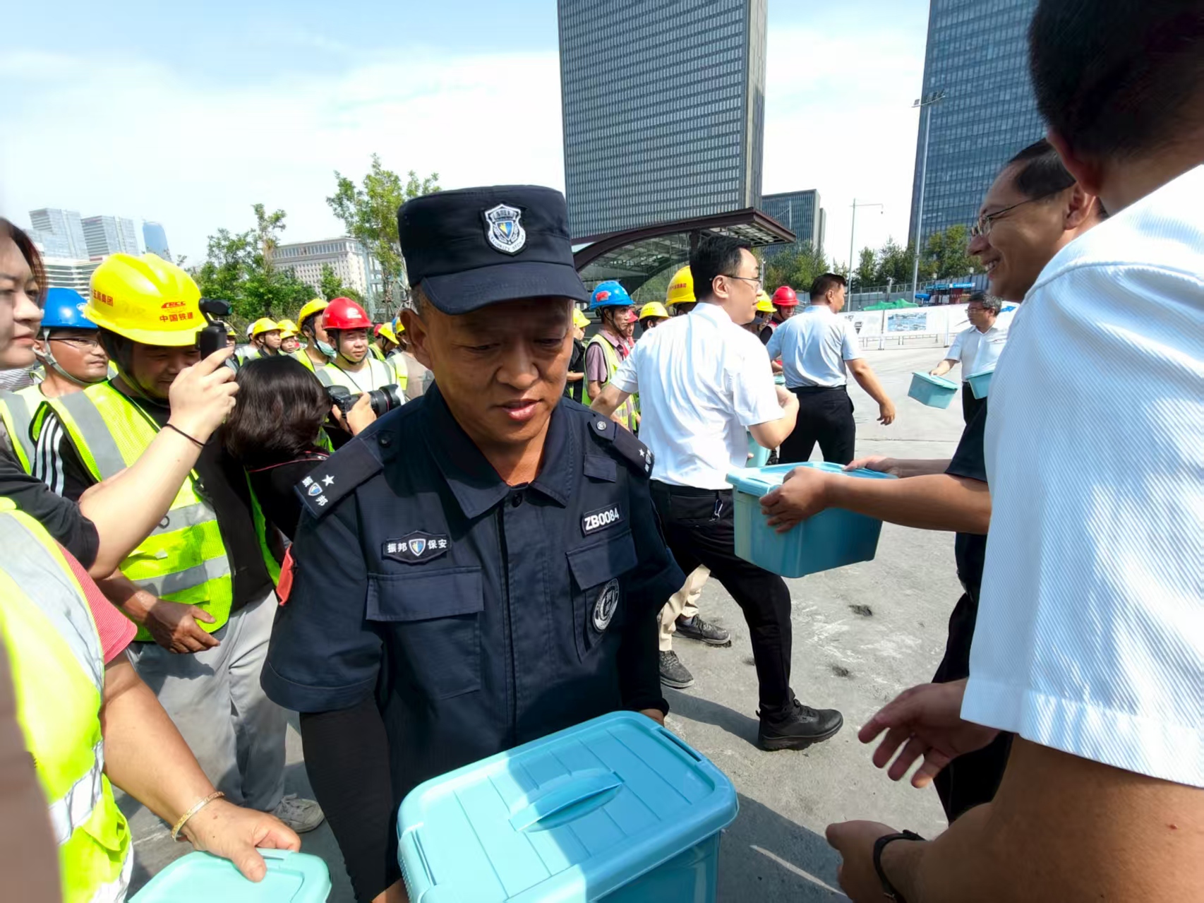 2025年“情系农民工 清凉送爱心”关爱服务活动在济南举办