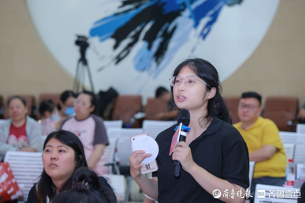 好孕俱乐部互动环节亮点多：孕妈积极参与，收获知识与惊喜礼物