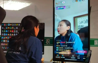 直播间里，“农业达人”们为啥能演得这么欢
