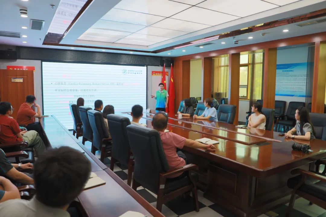 党建引领急救知识，济南市眼科医院开展心肺复苏实战演练