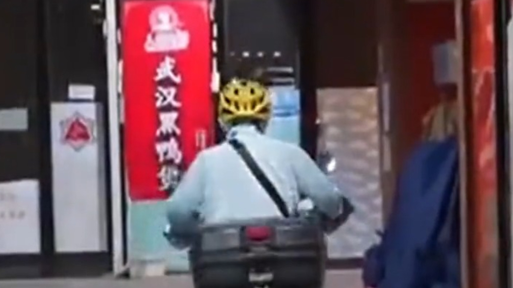 外卖员因天热不想上班，一个月时间里先后偷窃同行外卖13次被刑拘