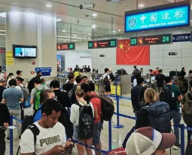 China rolls out new visa type for young science talent