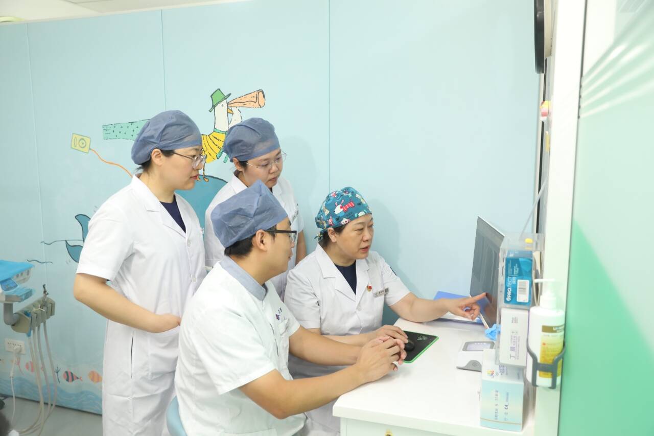 医路星光 无悔守护——2025年医师节特别报道