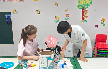 临沂市康复医院儿童康复科主任贾永梅用爱与耐心浇灌“慢开花”