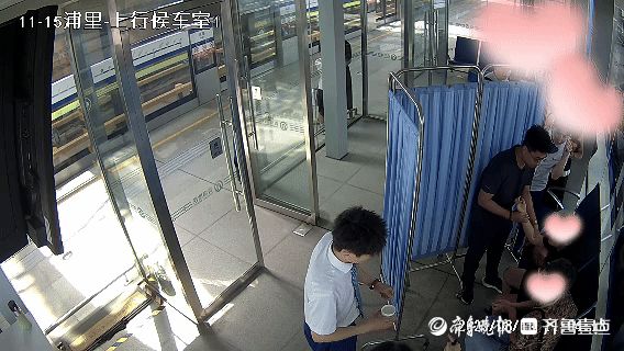 凡人歌丨车厢里的生命守护，青岛地铁上演“爱心接力”