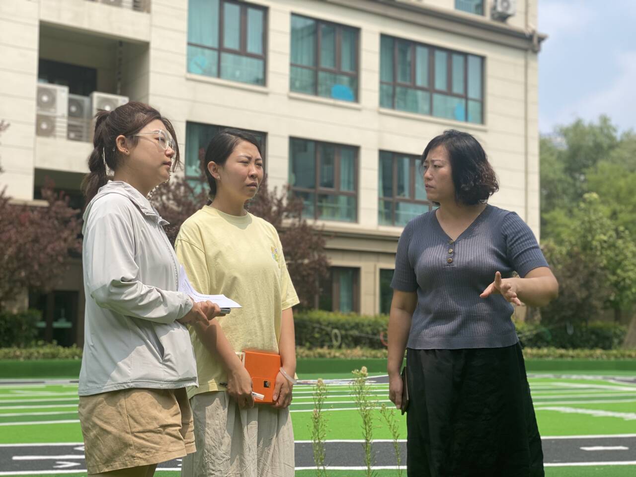 济南市天桥区锦绣明湖幼儿园党支部党带团践行“追光先锋”活动