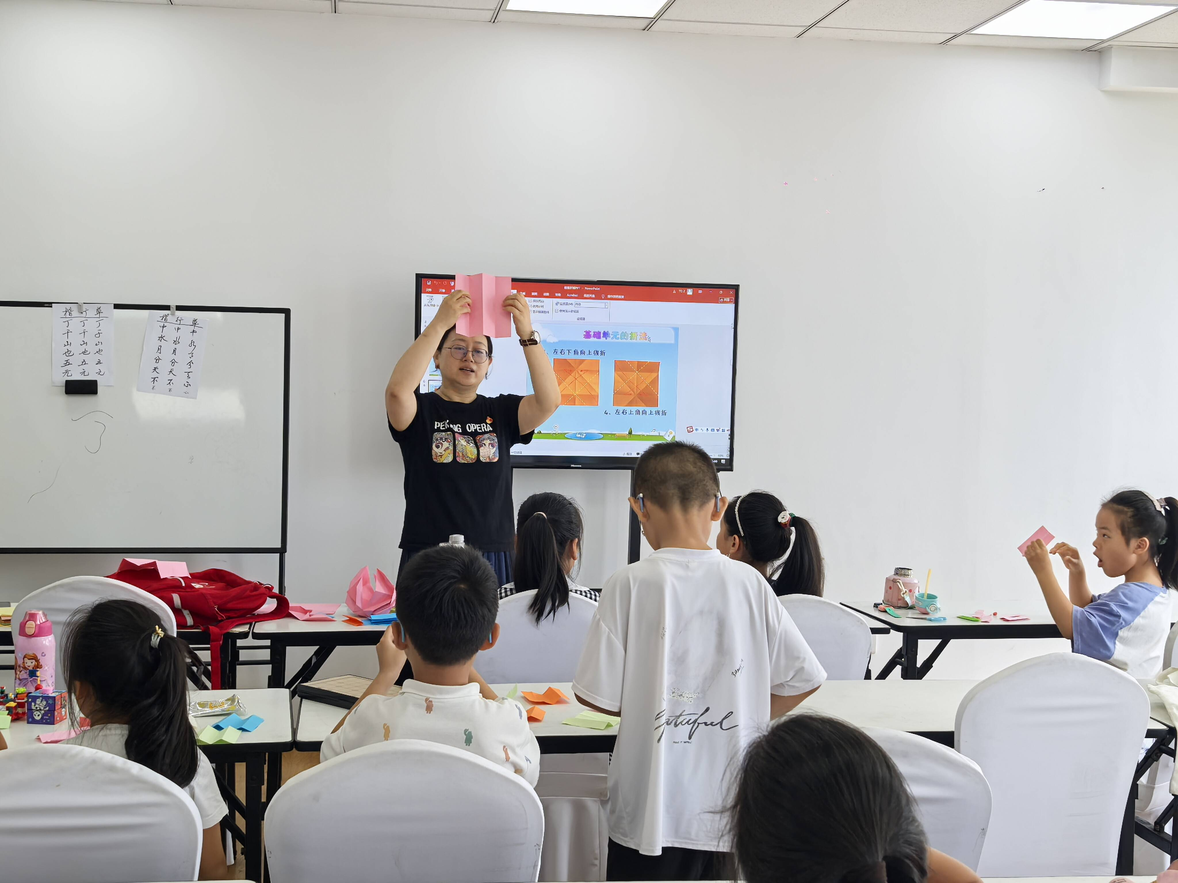 省地矿局第一地质大队经纬岩土党支部开展“趣味折纸 创意手工”特色课堂活动