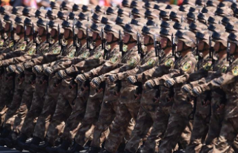 阅兵活动按照阅兵式、分列式2个步骤进行,时长约70分钟