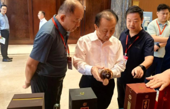 聚焦精品旅游发展，古贝春集团在省旅促会理事大会尽显品牌魅力！