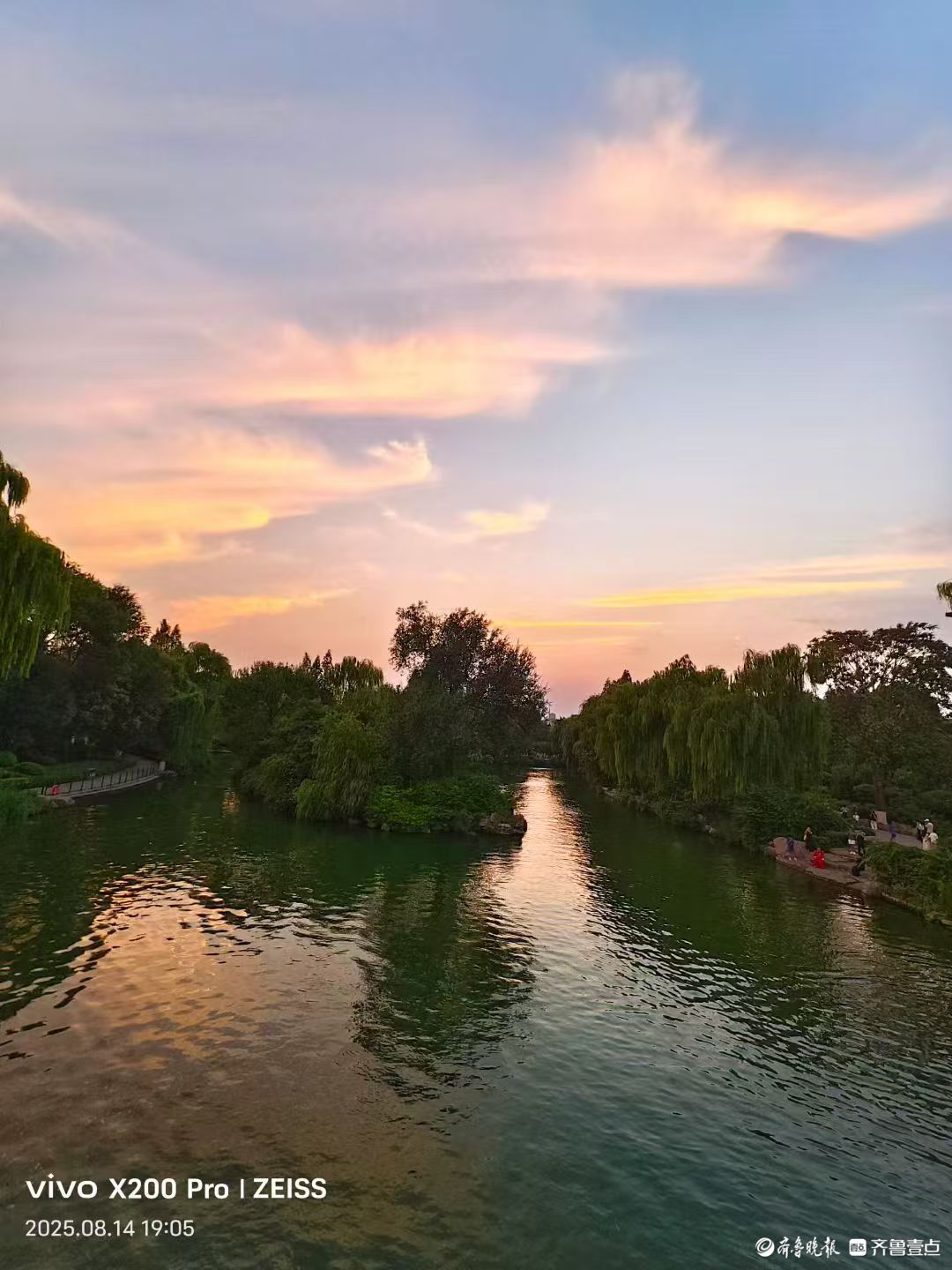 大明湖的夕阳，满屏浪漫气息