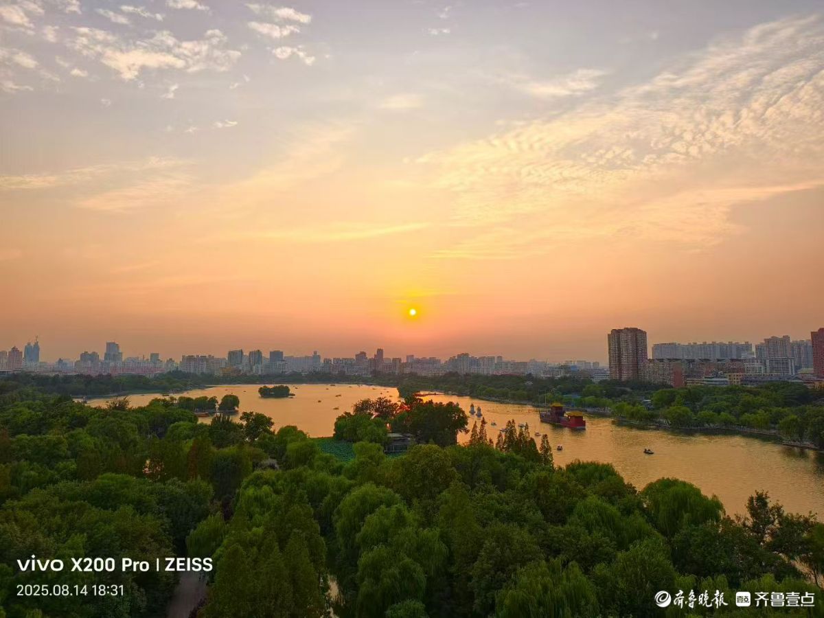 大明湖的夕阳，满屏浪漫气息