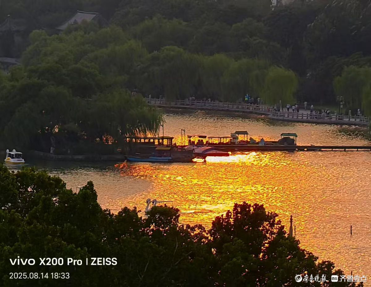 大明湖的夕阳，满屏浪漫气息