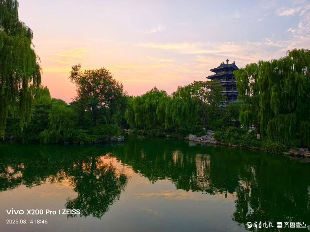 大明湖的夕阳，满屏浪漫气息