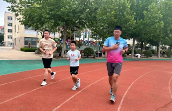威海新都小学：运动一“夏”添活力，家校携手伴成长 