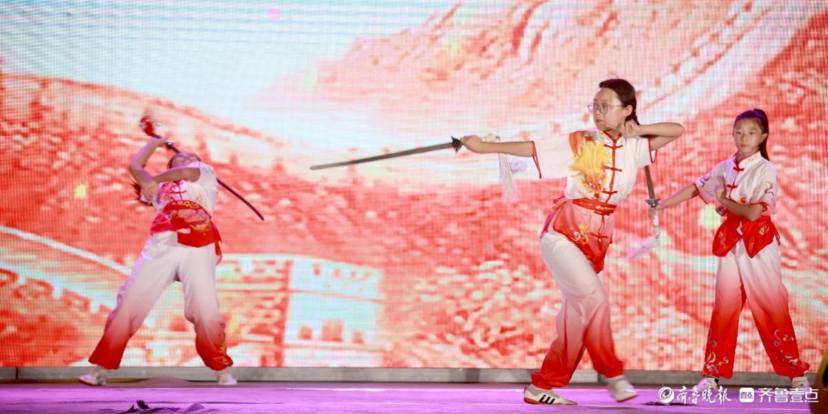校庆盛典，武术展演   