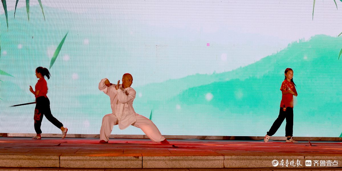 校庆盛典，武术展演   