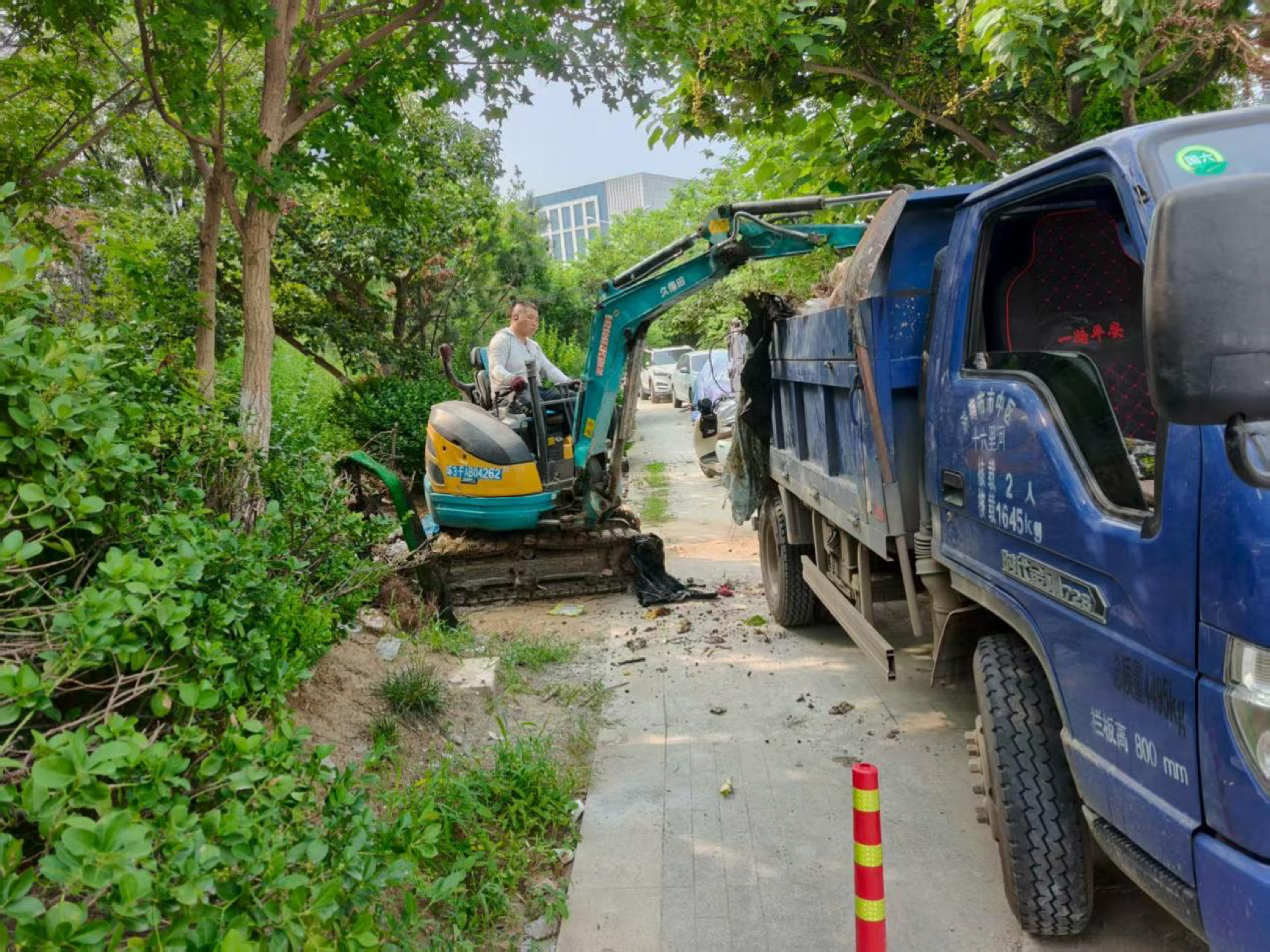 济南市中区十六里河街道：持续推进“三小一堆”治理工作