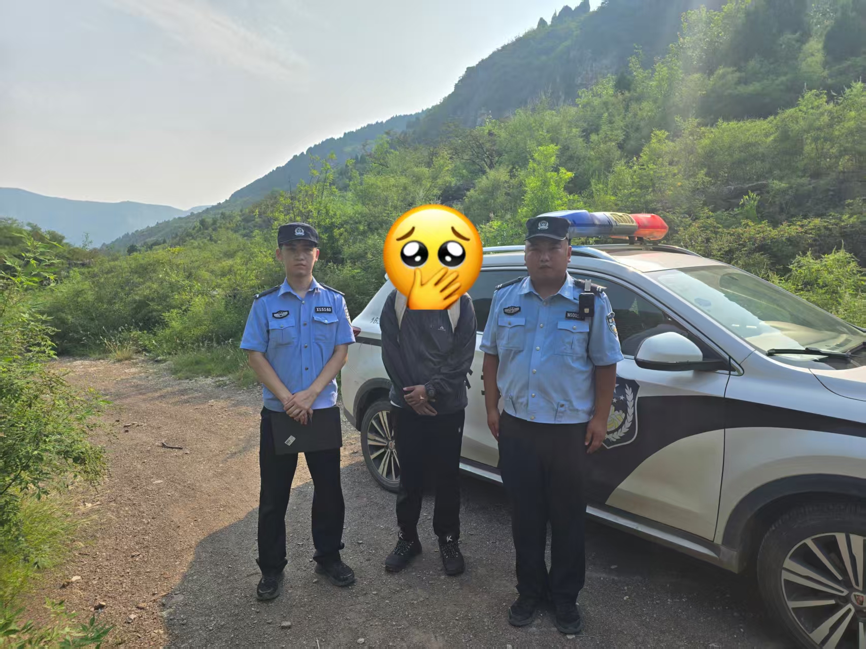 大学生一时兴起独自登山被困火龙寨，济南民警火速救助