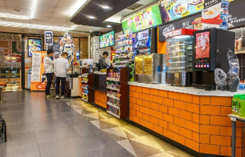 推新型门店、代收快递 便利店的自救与升级