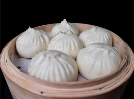 鲁A包子战队出征！济南这两款 "硬核大包" 出战美食争霸赛