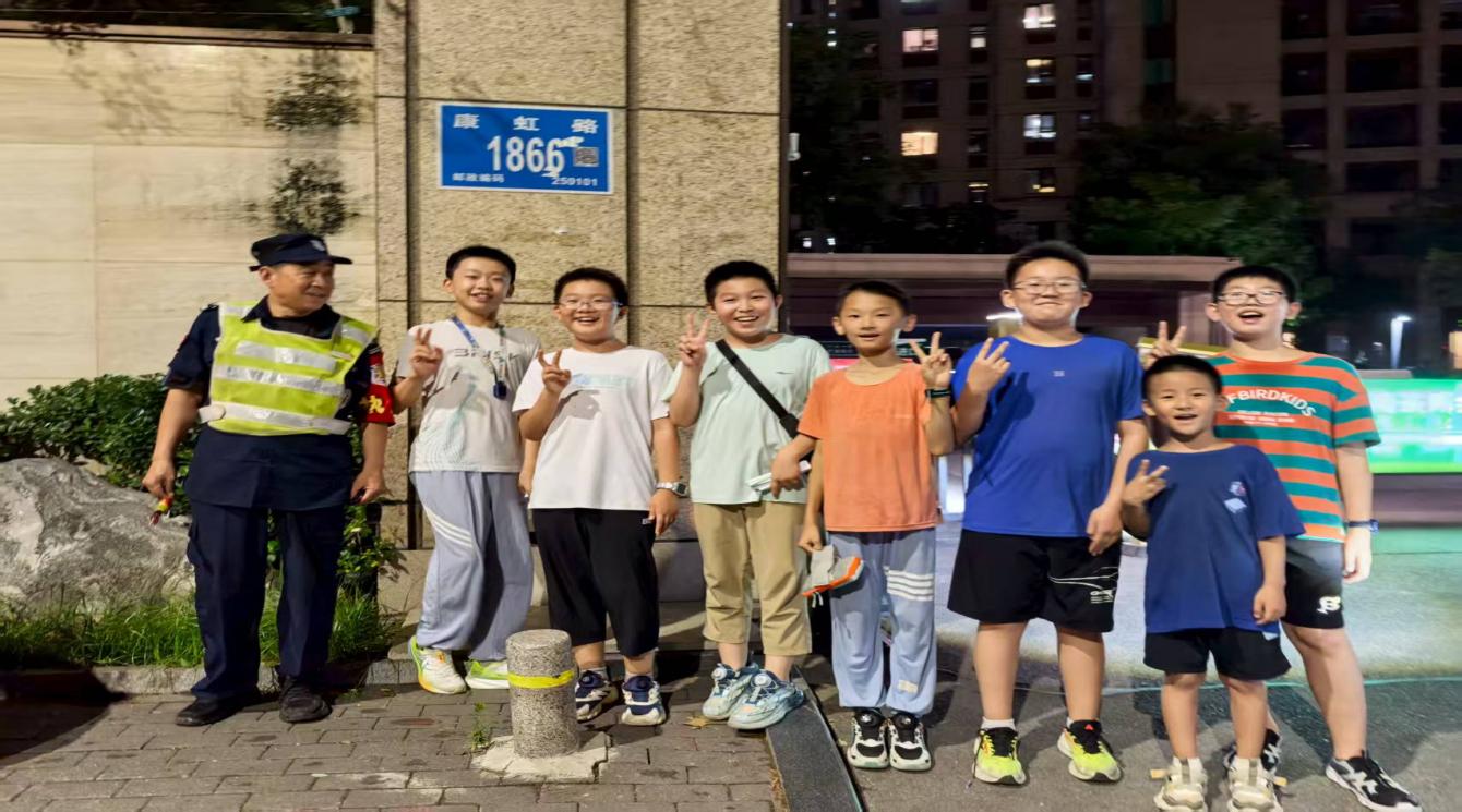 制作、售卖糖葫芦 济南高新区康虹路小学学生寻味非遗活动来啦