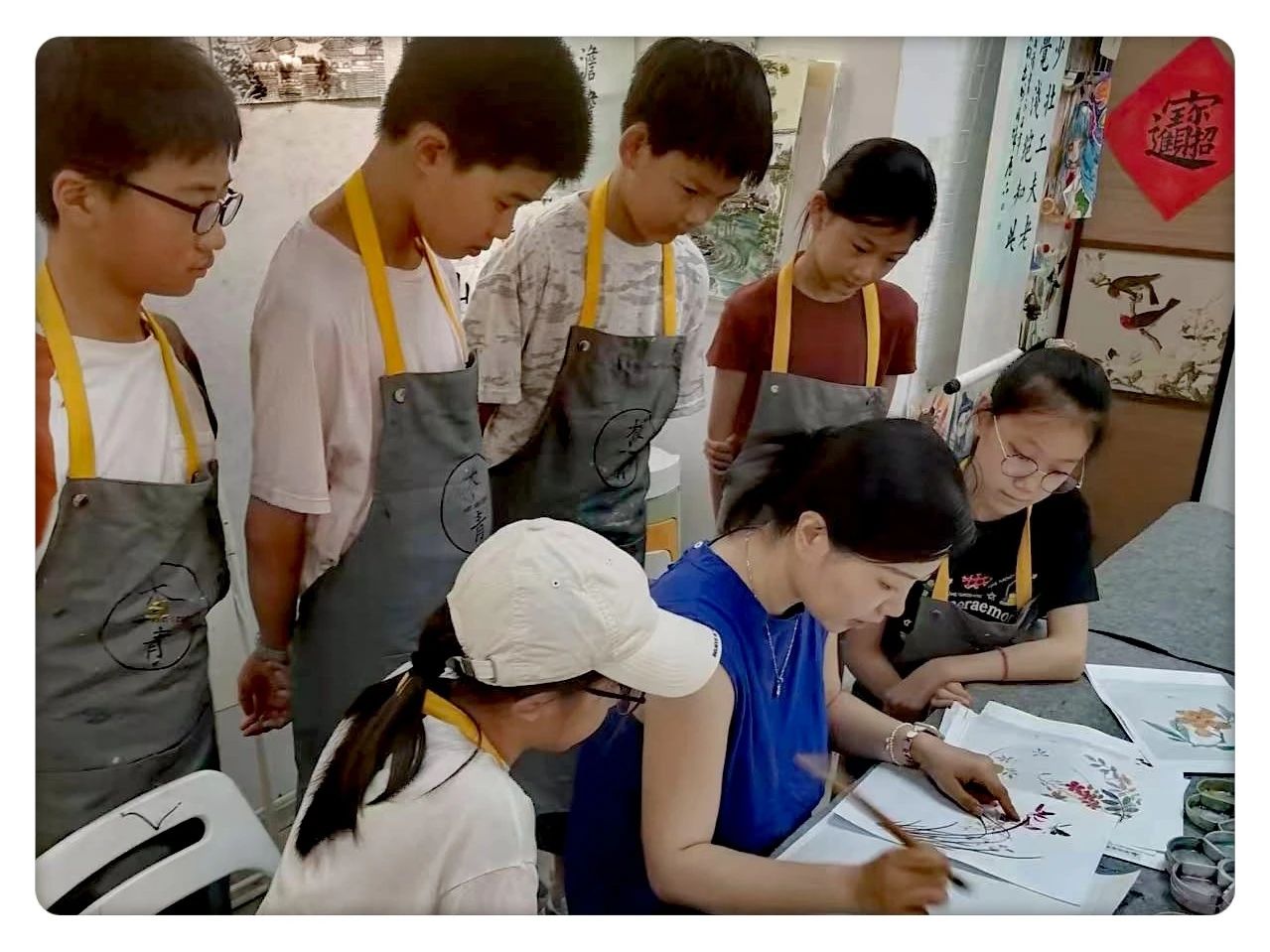 萌娃清凉过暑假！丰奥嘉园小学学子体验手工团扇制作